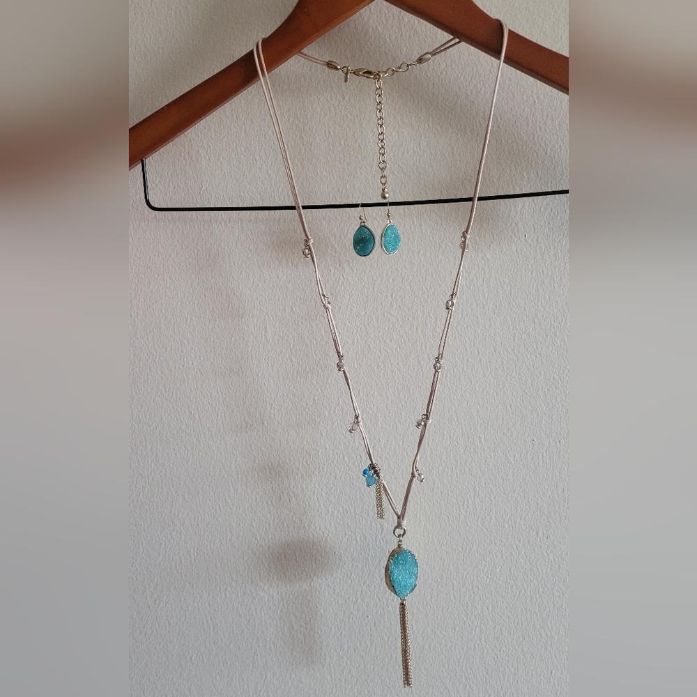 Chico's turquoise druzy and gold tone necklace and earring set